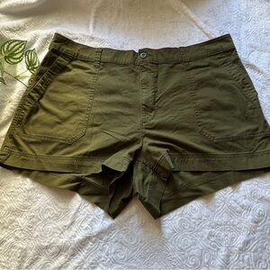 Old Navy Olive Green Shorts Women’s Size XXL Cotton Stretch